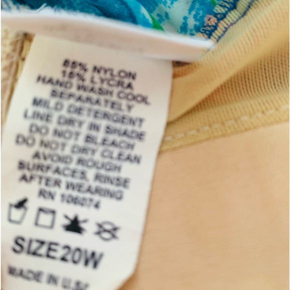 ❤️SOLD ON MERCARI❤️NWOT BEAUTIFUL BRIGHT SABREE 1 PIECE BATHING SUIT SIZE 20W - Picture 3 of 9